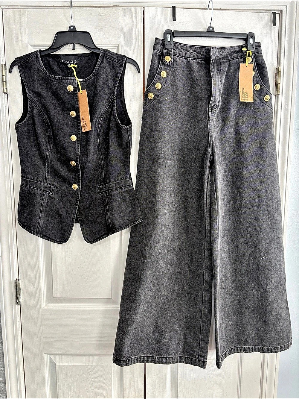 Free Market by Flyingtomato Black Wide Leg Jeans & Vest set. Size M new with tag